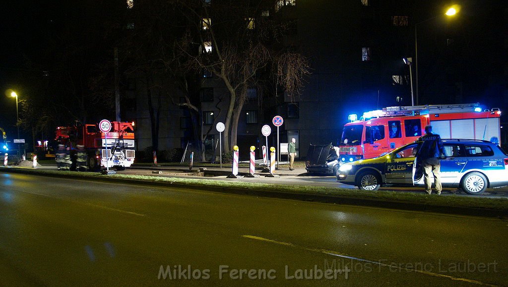 VU BMW fuhr in Baugrube Konrad Adenauer Ufer P57.JPG